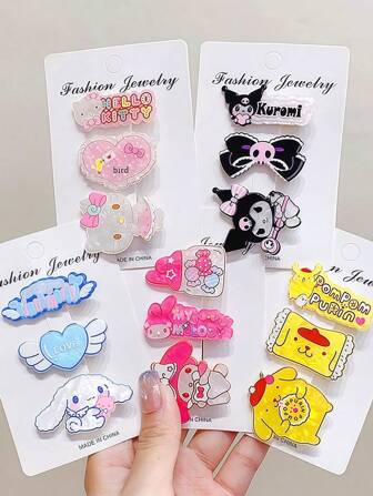 三丽鸥3件套可爱多件发夹，粉色卡通便携发夹，精美发饰，适合日常佩戴，可用于婚礼、派对、聚会、约会、情侣礼物、圣诞礼物等场合。也可用于圣诞袜填充物、女士圣诞袜填充物、圣诞礼物、礼物、圣诞袜填充物、女士礼物、礼物、圣诞礼物、成人圣诞袜填充物、成人圣诞袜填充物、发饰、女士配饰、圣诞袜填充物、成人礼发饰、圣诞发饰、女士礼物创意、美妆圣诞袜填充物、女士圣诞礼物。