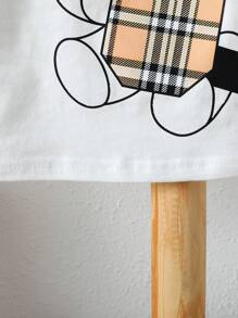 2 件装男婴夏季学院风可爱圆领短袖小熊印花上衣和格子短裤套装