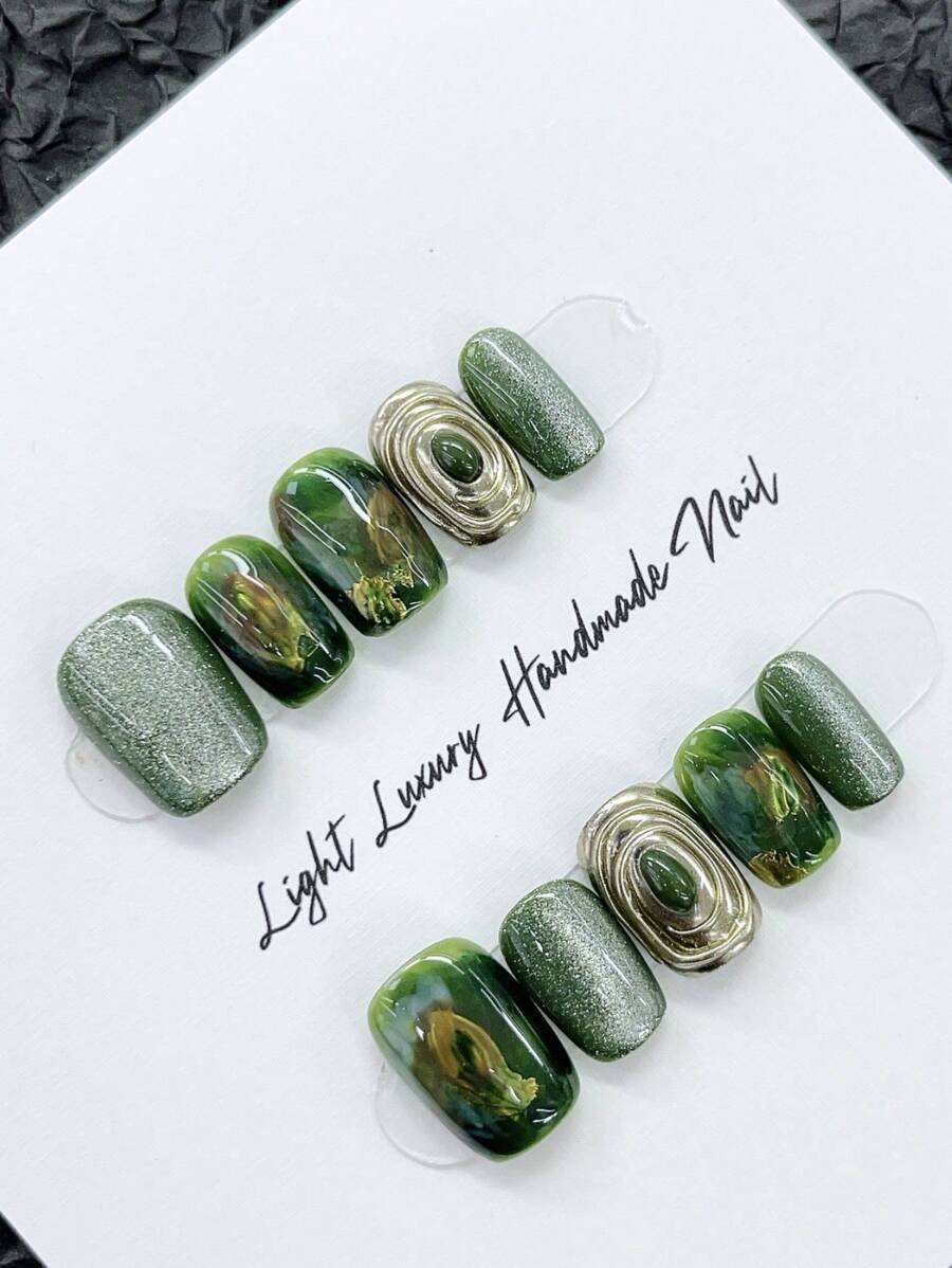 10 piezas Juego de uñas postizas cortas de ballet - Tono púrpura brillante con patrones de flores y aura, kit de uñas postizas de lujo hechas a mano, uñas cuadradas cortas, arte de uñas para las cuatro estaciones, uñas postizas, diseño de arte de uñas DIY con un patrón de ojo de gato verde de El Mago de Oz, uñas reutilizables y desmontables, polvo de uñas, purpurina de uñas adecuada para que las niñas y las damas la usen en bodas, escenarios, bailes, fiestas, escenas de vacaciones. Suministros de uñas