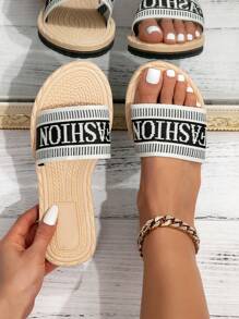 女士时尚草编平底凉鞋，休闲沙滩女士一脚蹬凉鞋 - 黑與白 - 查看 1
