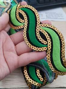 1 pièce Ruban à paillettes rouge/vert/jaune - Appliqué à repasser, convient pour tapis, vêtements, rideaux, chapeaux et autres ornementations de vêtements, bordures pailletées brodées, 1 yard (35,4 po x 1,97 po)