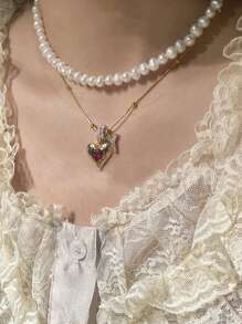 1 pièce Collier avec pendentif personnalisé minimaliste en zircone cubique en forme de cœur et lettre initiale en or, collier avec lettre personnalisable simple. Pendentif avec initiale en acier inoxydable personnalisé. Un cadeau idéal pour la petite amie, la mère, la famille, l'amie, la fille pour l'anniversaire, la Saint-Valentin, la Fête des mères, la remise des diplômes, le port quotidien, le mariage, la fête.