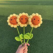 5PCS Handmade Crochet Sunflower, Eternal Artificial Woven Sunflower Flowers, Knitted Simutation SunFlowers, Preserved Flower, Best Gift For Birthdays, Weddings, Graduations, Father's Day & ,Teacher's Day. Suitable For Home Decor In Restaurant, Living Room, Bedroom,Holiday Gift & Party Decoration.
