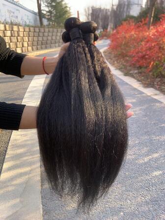 30-40 英寸卷曲直发束，巴西处女真人发编织，双纬 Yaki 直发，波浪和湿发，1/3 束，适合女性