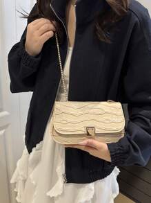 Modische, vielseitige Umhängetasche mit Klappe und Kette für den Stadtverkehr