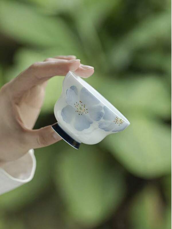 1 Stück Blau Unterglasur handbemalte keramische Teetasse, dünnwandige chinesische Stil blau Pflaumenbüte Teetasse