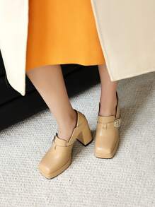 Talons hauts plateforme sexy et , imperméables. Nouvelle collection printemps, bottes à talons larges style européen et américain avec découpe en V profonde, confortables