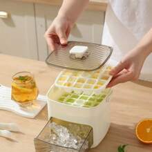 Molde para cubitos de hielo extra grande de 48 compartimentos con deslizamiento fácil - Bandeja de almacenamiento de plástico de doble capa para el refrigerador - Perfecto para el whisky y los cócteles, un accesorio de cocina esencial