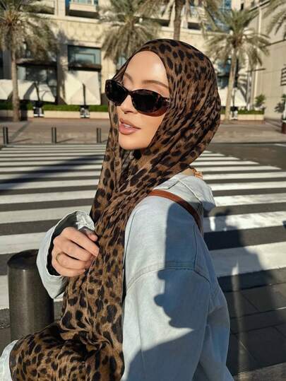 1pc Women's Scarf, Bohemian Leopard Print, Lightweight & Breathable, Suitable For Daily Wear, Can Be Paired With Robes, Dresses, And Other Outfits.