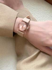 1pc Women's Vintage Square Quartz Watch, Suitable For Daily Wear - Beige - View 4