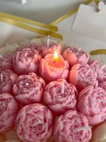 Vela con forma de rosa artesanal y perfumada - Decoración del hogar romántica y regalo perfecto para el Día de San Valentín, bodas, Día de la Madre y ocasiones especiales | Vela única de cera vegetal | Ideal para decoraciones, accesorios de fotografía, regalos de cumpleaños y obsequios de bodas - Disponible al por mayor - Blanco - Ver 8