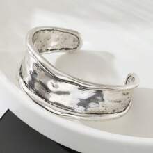 1pc Vintage Style Oversized Wide Silver-Tone Metal Chunky Fashion Bracelet - Antique Silver - View 2
