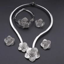 1 Set Gold Plated Crystal Flower Shaped Necklace, Earrings, Bracelet And Ring Jewelry Set, Suitable For Women For Weddings, Parties, Daily Wear, And Gifts. Valentines,Mom,Mother,Mother's Day,Gift