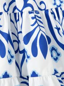 年轻女孩花卉印花细肩带连衣裙