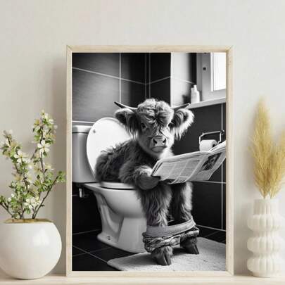 1Pc Highland Cow Sitting On The Toilet Reading A Newspaper, Funny Bathroom Wall Decor, Funny Animal Print, Home Printables, Download Digital, Animals Simple Home Wall Art, Gift, Creative Home Wall Decoration, Bedroom, Living Room, Kitchen, Bathroom, Cafe, Dormitory Wall Art Canvas Poster Gifts Birthday Graduation