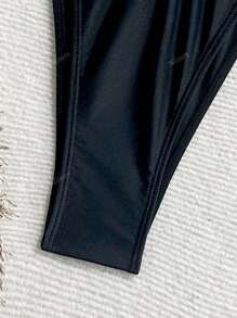 Conjunto de bikini negro para mujer | Top bandeau con cruce en el pecho y aplicaciones doradas con conchas - Traje de baño sexy para escapadas tropicales