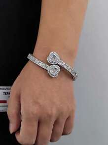 1pc Women Heart-Shaped Bracelet, Fashion Hiphop Jewelry Accessory For Daily Wear