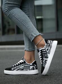 Women's Fashion Graffiti Patchwork Random Print Walking Shoes, Minimalist Everyday Comfortable Outdoor Casual Sneakers - Black and White - View 9