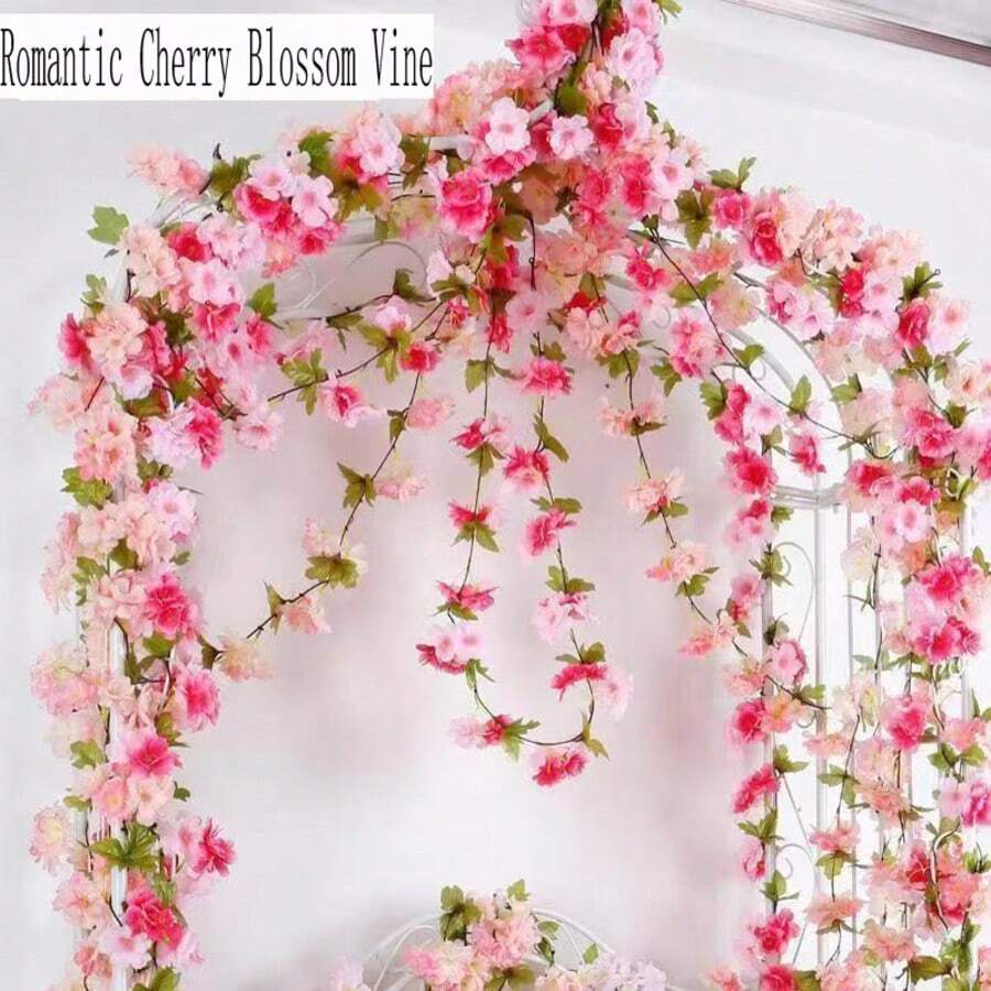 Una vid artificial de cerezo de 2,3 metros de largo, como un heraldo de la primavera, desciende en silencio. Los pétalos rosas y blancos están entretejidos, y la postura ondulante es elegante. Ya sea colgada en la pared del patio o utilizada para decorar las esquinas de la habitación, puede crear un romántico y soñador ambiente de flores que nunca se marchitan.