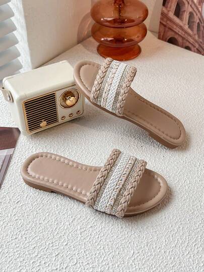 2025 Sommer neue zarte, duftige Hausschuhe für Mädchen, modische Außenschuhe, weiche Sohle, leichte Sandalen