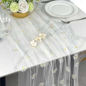 1pc Embroidered Daisy Table Runner, Simple Lace Tablecloth, Country Chic Daisy & Greenery Embroidered Decor, Suitable For Wedding, Family Gathering, Holiday Birthday Party, DIY Textile Decoration