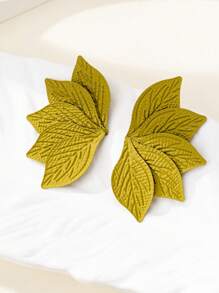 1 Pair Elegant Textured Leaf Design Women Earrings, All Season Stud Earrings - 1 Pair Of Elegant and Simple Leaf Earrings for All Seasons - View 9