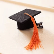 2 个迷你毕业帽发夹和复古风格优雅博士帽配饰，用作毕业装扮照片的道具