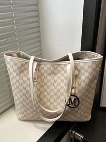 女士时尚休闲通勤单肩包带字母印花大容量手提包字母吊坠，适合逛街，钱包，购物，年轻女性，大学生，新人，白领。非常适合办公室，大学，工作，商务，通勤，户外活动，旅行和郊游 - 白色 - 查看 2