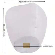 A Romantic Wishing Kongming Lantern Gives Sincere Blessings To Your Couple And Family