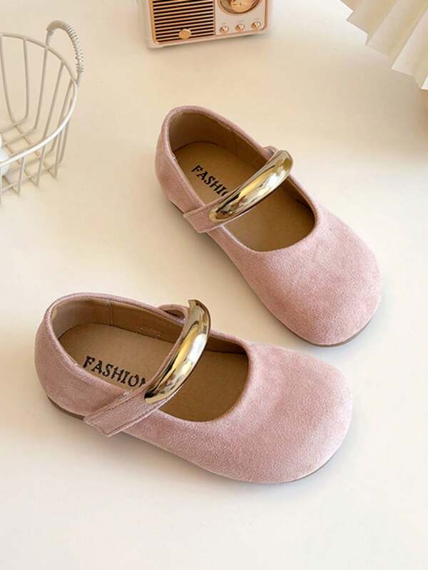 Princess Style Pink Comfortable Soft Flat Children Shoes, With Metal Decor Design, Suitable For Party And Performance
