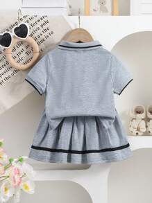 2 件装女婴蕾丝蝴蝶结领休闲上衣和拼布裙套装，适合户外玩耍、校园风格、可爱街头造型