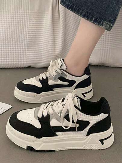 Zapatillas de deporte vulcanizadas de suela gruesa en contraste en blanco y negro para mujer, modernas, cómodas e informales, zapatos planos de suela gruesa sin cordones, adecuados para estudiantes y trabajo.