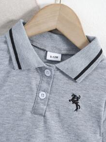 2 件装女婴蕾丝蝴蝶结领休闲上衣和拼布裙套装，适合户外玩耍、校园风格、可爱街头造型