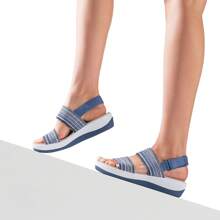 Women Low Wedge Walking Sandals 1.5-Inch Wedge Heel Lightweight Soft Footbed Flat Sandals Comfortable Indoor Outdoor EVA Outsole Shoes - 藍色 - 查看 2