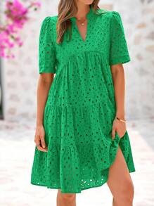 Women Summer Embroidery Eyelet  Short Dress V Neck Short Sleeve Hollow Out Lace Ruffle Tiered Flowy Mini Dress Solid White Casual Boho Bohemian Resort Beach Holiday Vacation Valentine Babydoll Mini Short Dress - 綠色 - 查看 1