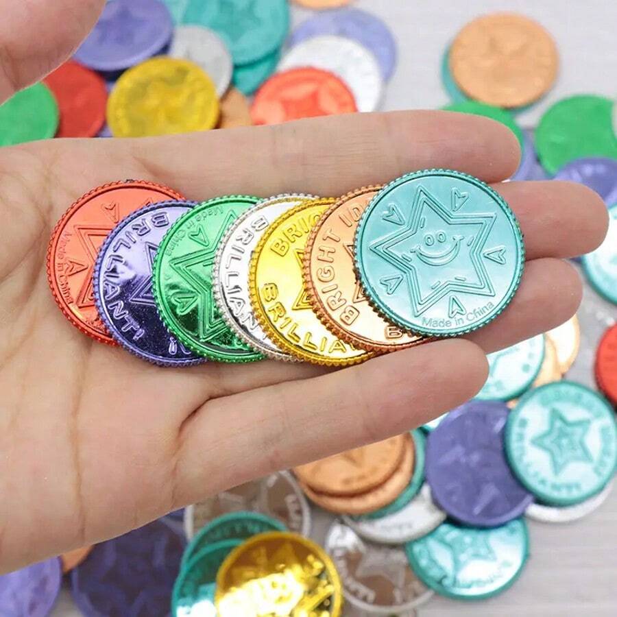 10/50/100 bunte Kunststoff-Goldmünzen, Simulation Kunststoff-Falschgeld, Piraten-Jagd-Spielmünzen, Schätze geeignet für Karnevalsspiele, Piratenparty-Deko-Geschenke, Jagd-Spielzeug-Zubehör, Goldmünzen-Belohnungspunkte, Halloween-Piraten-Spielsachen