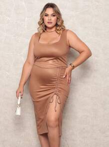 CONJUNTO PLUS SIZE DE SAIA E CROPPED elegante