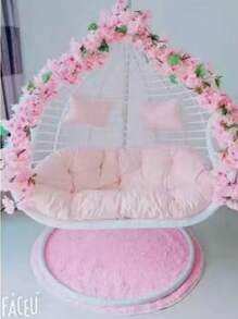 Una vid artificial de cerezo de 2,3 metros de largo, como un heraldo de la primavera, desciende en silencio. Los pétalos rosas y blancos están entretejidos, y la postura ondulante es elegante. Ya sea colgada en la pared del patio o utilizada para decorar las esquinas de la habitación, puede crear un romántico y soñador ambiente de flores que nunca se marchitan.