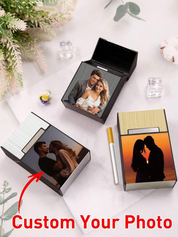 1/2 Personalisierte Foto-Zigarettenhülle, benutzerdefinierte Zigarettenbox, Zigarettenhalter, personalisierte tragbare Zigarettenaufbewahrungsbox, individualisierbar, Geschenk für Männer, personalisierte Zigarettenhülle für Frauen, 6x9,4cm, Fassungsvermögen 20, gold/silber/schwarz, Jahrestags-, Trauzeugengescneke, dauerhaft, graviert, Edelstahl, farbig, süß, niedlich, lustig, kawaii, Y2K, stilvoll, unisex, lässig, personalisiert, einzigartig, individualisiert, ideales Geschenk für ihn, ideales Geschenk für sie, Freundin, Freund, Familie, Freunde, für Jahrestage, Valentinstag, Muttertag, Geburtstage, Kindertag, Vatertag, Abschluss, Hochzeit, Einweihung
