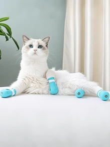 Four Adjustable Claw Sets Designed To Protect Scratches From Hair, Bathing And Shaving. These Rain Boots Prevent Bites And Scratches, And Include Bathing, Claw Trimming, And Headgear To Prevent Licking During Feeding