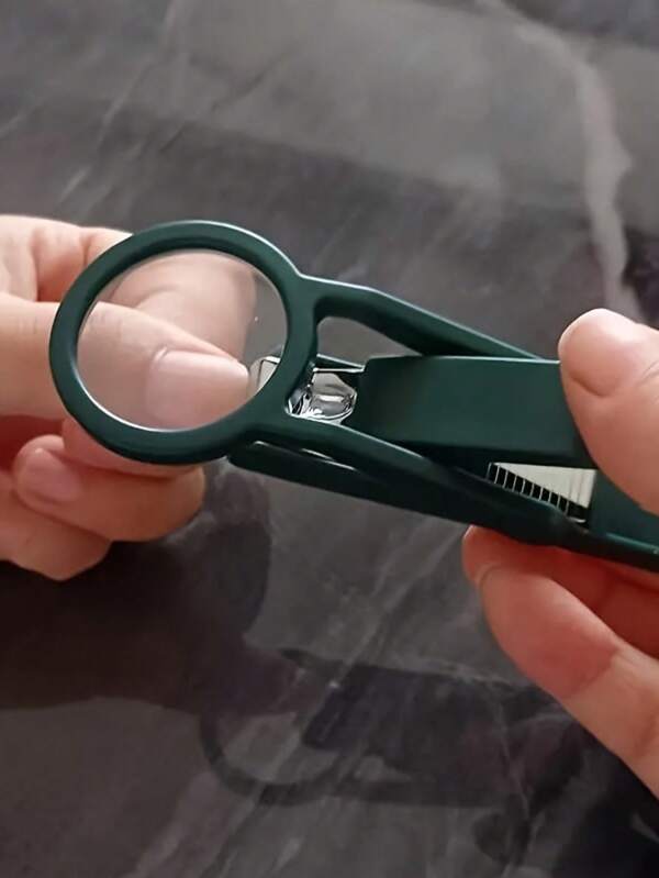 Extra große 2,5-fach vergrößernde Nagelschere-Set - Klingen aus Kohlenstoffstahl für präzises Schneiden, arthritisfreundlicher Griff, rostfreier ABS-Griff - enthält Zehennagel-Schere, Schere, Nagelfeile und Acryl-Schneider - ideal für Senioren, Sehschwache und kleine Haustiere