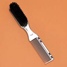 Peigne multifonctionnel pour hommes, brosse à cheveux pour hommes, outils et accessoires capillaires pour hommes, peigne convenant aux hommes. Une brosse à double usage pour la coiffure et la mise en forme de la barbe, avec un design de peigne et de brosse. Un peigne à double usage pour coiffer les cheveux naturels et les sourcils. Outils capillaires, produits capillaires et accessoires pour les essentiels de voyage de salon de coiffure. Outil de mise en forme de la barbe pour hommes, peigne à texture de brosse, outil de coupe de cheveux, peut prendre soin de la barbe et peigner les cheveux