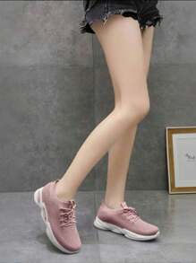 1 Pair Women's Casual Sporty Sneakers, Mesh Fabric, Thick Sole, Comfortable And Versatile