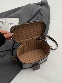 复古油皮仿皮迷你盒包，女士流苏手提单肩包，斜挎包，抗皱假日旅行包，化妆包，相机包，时尚，休闲，简约，适合购物，钱包，购物，年轻女性，大学生，新人和办公室女士。非常适合办公室，大学，工作，商务，通勤，户外，旅行和郊游 - 彩色 - 查看 9