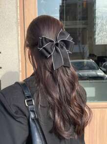 1pc Women Simple Solid Color Butterfly Clip, Elegant French Style High-End Hairpin, Sweet Flexible Hair Accessory Suitable For Daily Wear And Outfit Matching