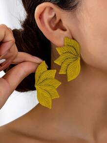 1 Pair Elegant Textured Leaf Design Women Earrings, All Season Stud Earrings - 1 Pair Of Elegant and Simple Leaf Earrings for All Seasons - View 14