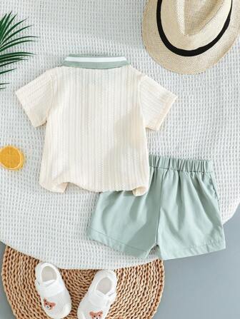 2 件套婴儿/幼儿男孩可爱熊刺绣 Polo 衫，有领和舒适短裤，经典英伦风格