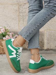 Vielseitige grüne Freizeitschuhe, bequem und atmungsaktiv, klassisches Design, für verschiedene Anlässe geeignet, zeigen einen einzigartigen Stil.