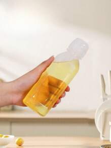 1/2pcs Spray Oil Bottle, Plastic Kitchen Seasoning Soy Sauce Vinegar Squeeze Bottle, Scream Oil Pot Squeeze Sauce Bottle, Oil Can Squeeze Bottle - Multicolor - View 2