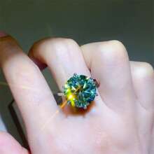 优雅的 0.5/1/2/3/5 克拉绿色莫桑石戒指，925 纯银，经典六爪，免费 GRA 证书，单枚戒指，适合订婚、周年纪念、生日礼物，附赠礼品盒 - 綠色 - 查看 1